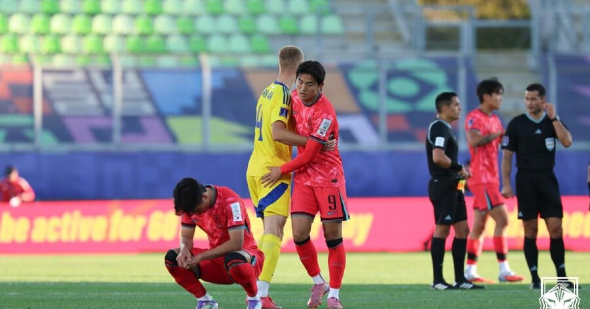 '3분 사이 2실점 → VAR마저 한숨' 한국, U-20 월드컵 우크라이나에 1-2 패배…김명준 만회골