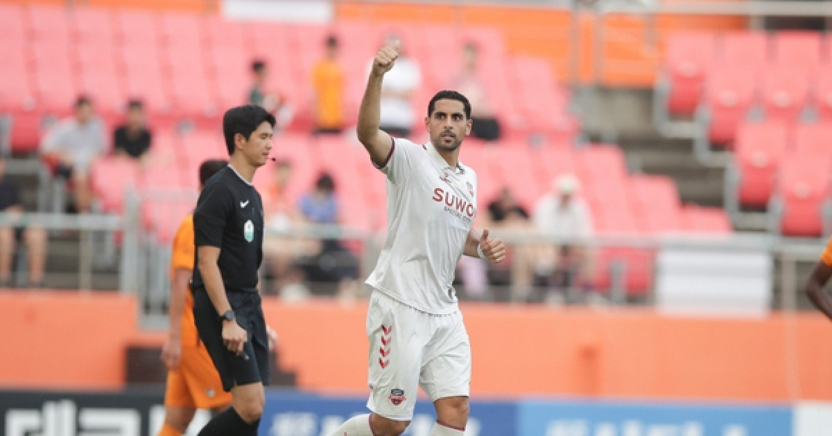 [화제의 선수] K리그1 수원FC 싸박, ‘골 결정력’으로 팀 구출… 득점 단독 선두로