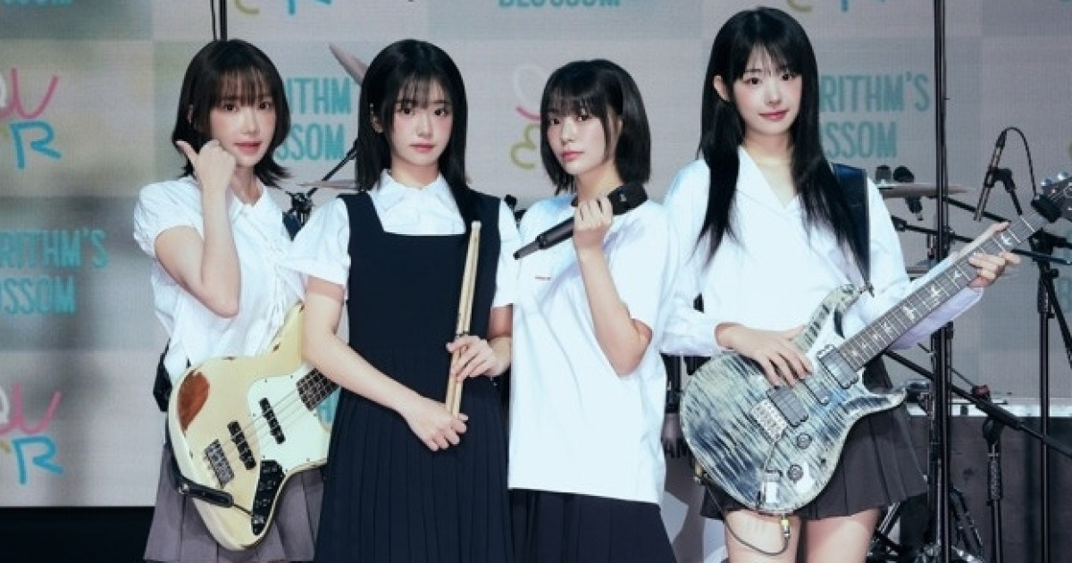 더보이즈 vs. QWER 응원봉 전쟁...연제협 피스메이커 자처?