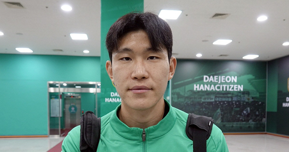 황선홍 감독 조언에 이 악문 김봉수 “홍명보 감독님 눈에 꼭 들고 싶어”···“공·수에서 안정된 모습 보여드릴 것” [이근승의 믹스트존]