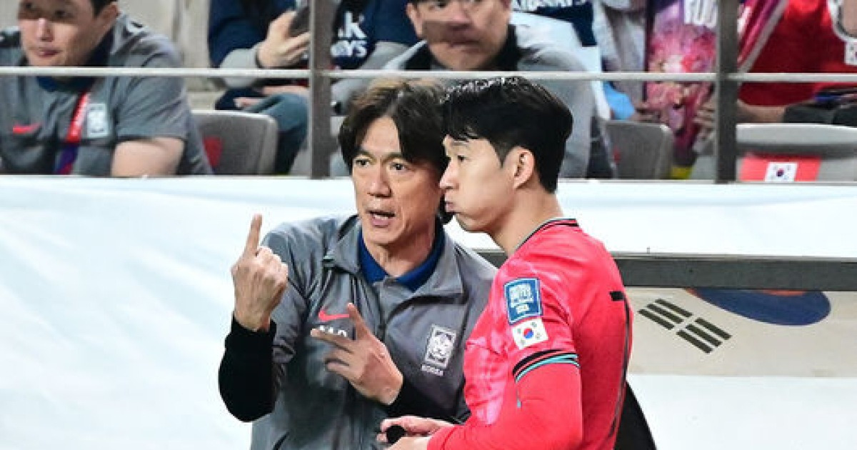 '손흥민 주장 논란 격파' 홍명보 감독, "손흥민 주장역할 잘 하고 있다" [오!쎈현장]