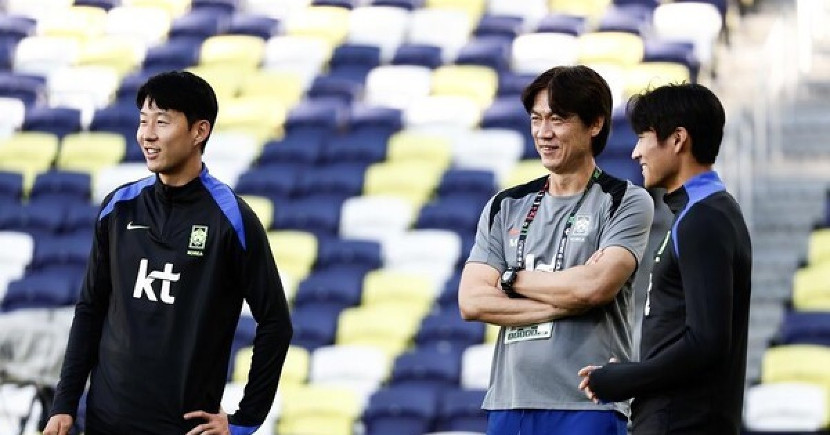 [현장포커스] 대표팀 주장 교체는 없다…홍명보 감독, "손흥민 역할 잘해주고 있어"