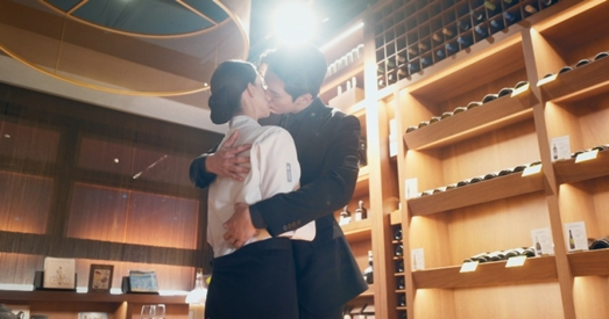 종영 '폭군의 셰프' 임윤아♥이채민, 현대서 만났다… 뜨거운 키스→비빔밥 엔딩 [종합]