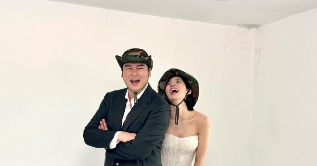 "장가갑니다" 이장우♥조혜원, 웨딩화보 최초 공개…밀리터리 모자 쓰고 '광대 승천'