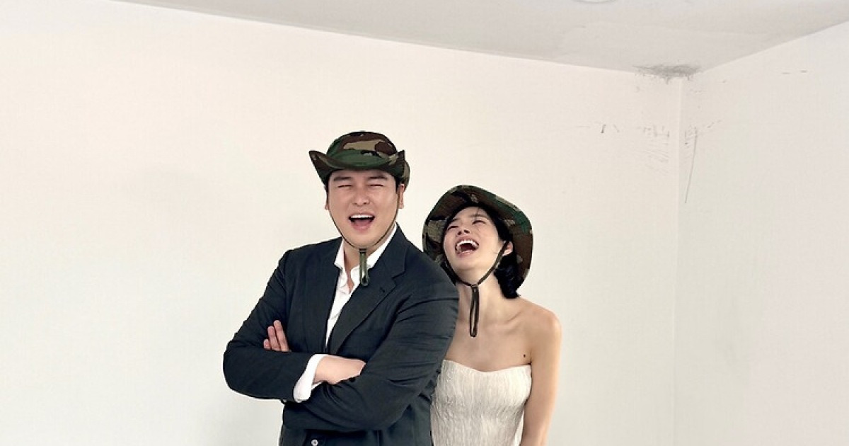 이장우♥조혜원, 웨딩 사진 최초 공개…광대 폭발 미소 "저 장가 갑니다"