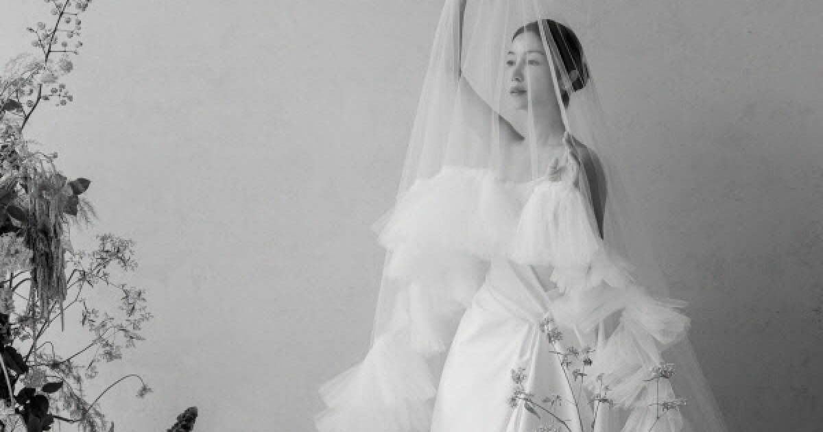 김옥빈, 11월 16일 비연예인 연인과 결혼…웨딩 화보 공개