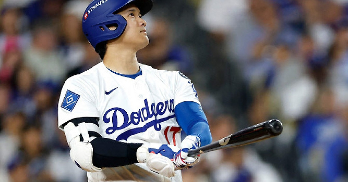 오타니-에르난데스 나란히 멀티홈런...다저스, 와일드카드 시리즈 기선제압