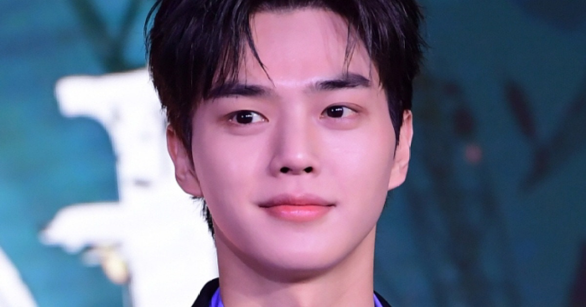 [SC이슈] 드디어 '얼굴천재' 돌아온다..송강, 오늘(1일) 전역, 팬들 품으로