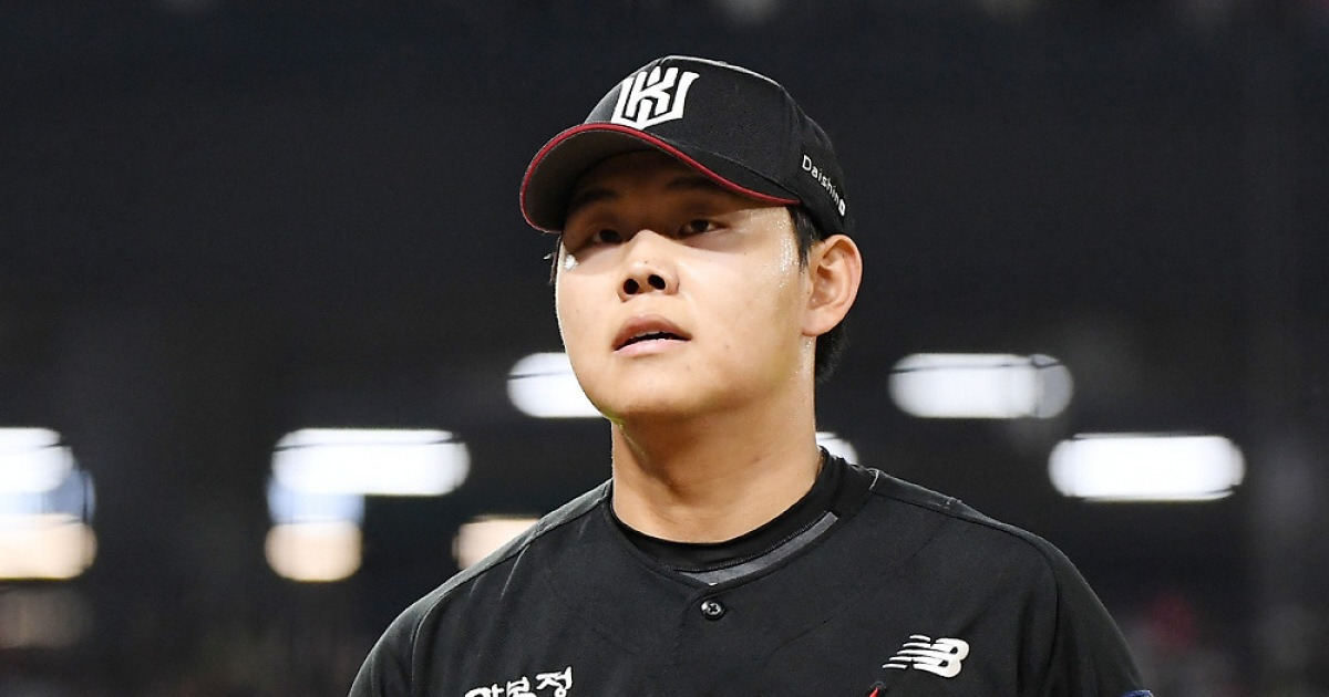 팔꿈치 수술, 복귀 첫 풀시즌, 투혼의 10승...소형준이 KT 구했다, 5위 전쟁 끝까지 간다 [광주 현장]