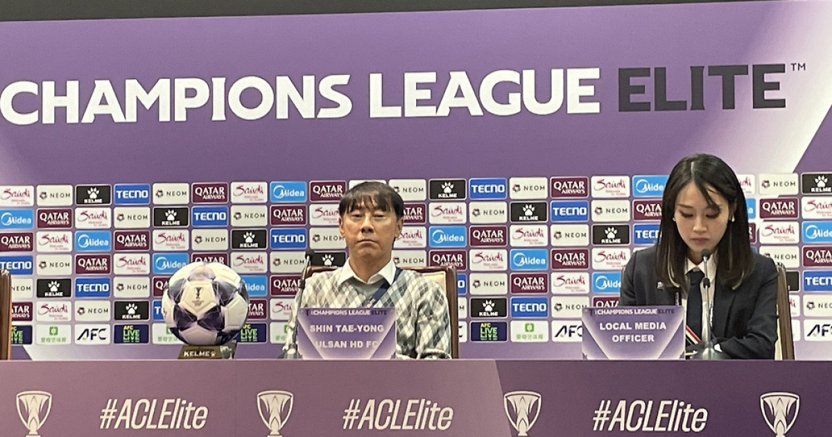 [ACLE 현장] '상하이 원정 귀중한 무승부' 울산 신태용 "목표는 일단 16강, 올 겨울 선수 변화 통해 상향 조정될 수도"