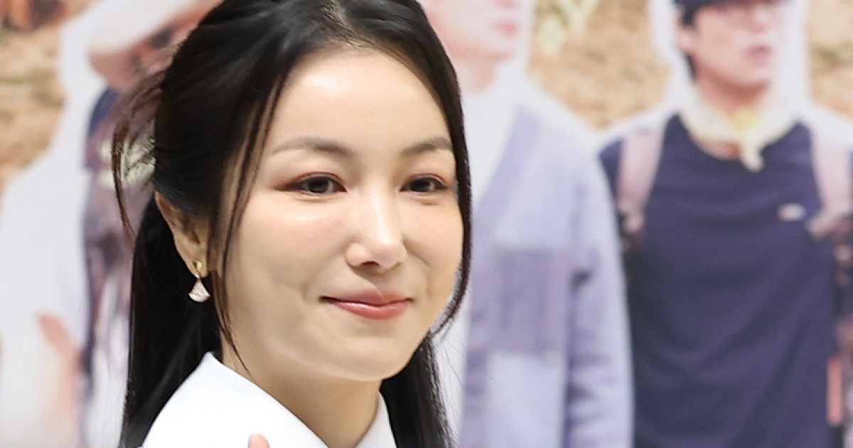 Actor Kim Ok-vin announces wedding date with noncelebrity fiance