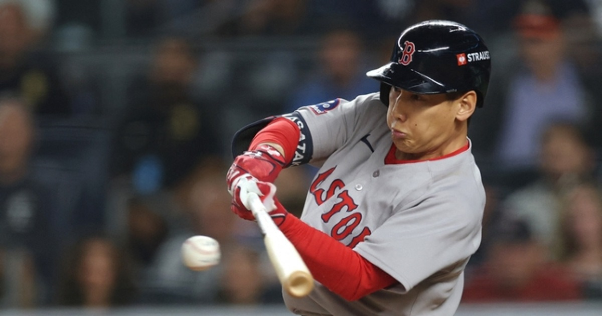 '日타자들 펄펄' 요시다 대타 2타점 역전 적시타→보스턴, 양키스 잡고 1차전 웃었다