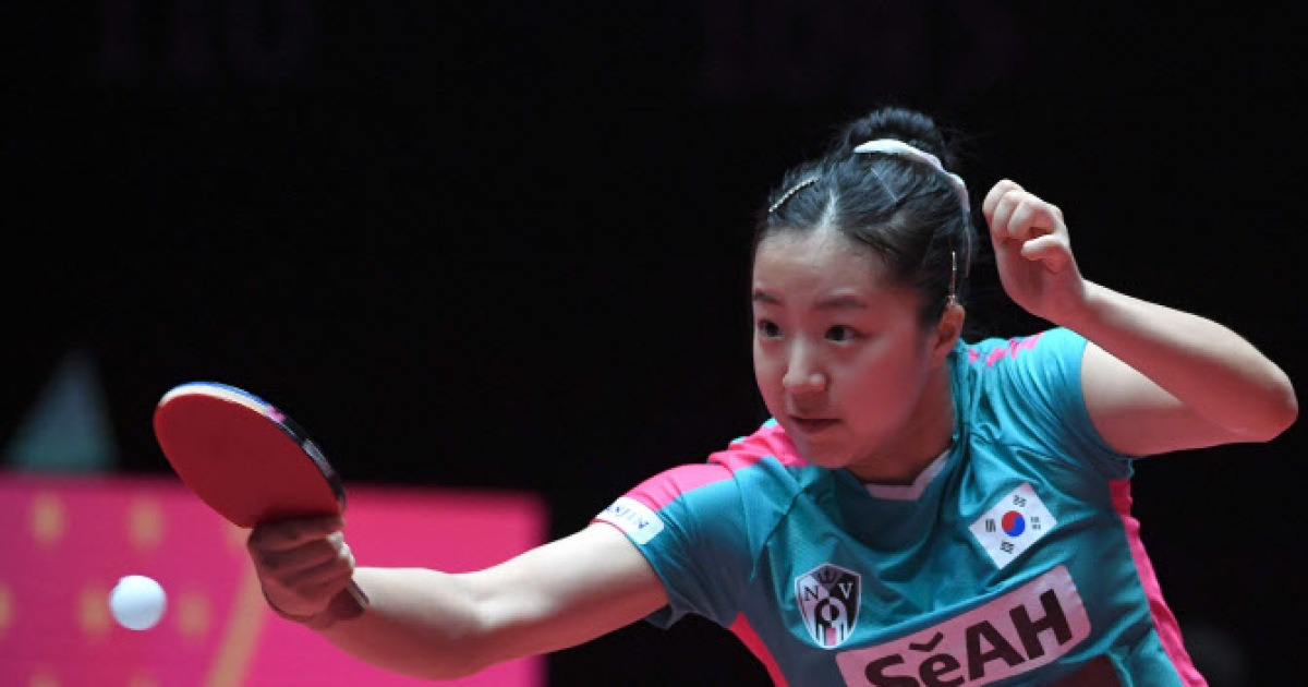 ‘중국 8연패 깼다’…신유빈, 세계 4위 콰이만 꺾고 8강행