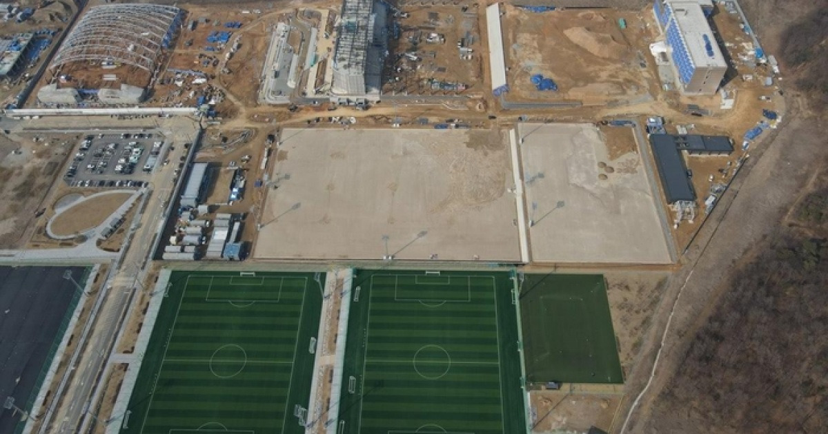 4000억원 투자 ‘명분’ A대표팀 ‘천안 시대’는 언제? 10월은 ‘No’ 이르면 11월, 늦으면 다음 해로[SS포커스]