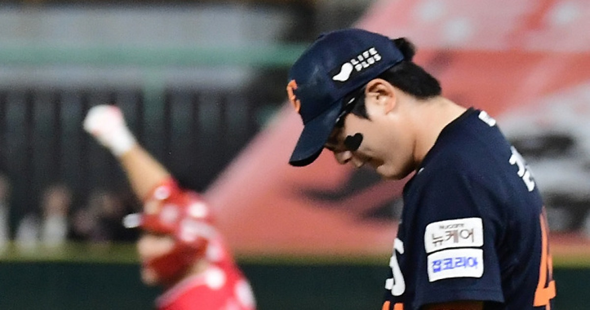 한화 울린 통한의 홈런...눈 감고 휘두를 게 뻔했는데, 김서현은 왜 한가운데 직구를 던졌을까