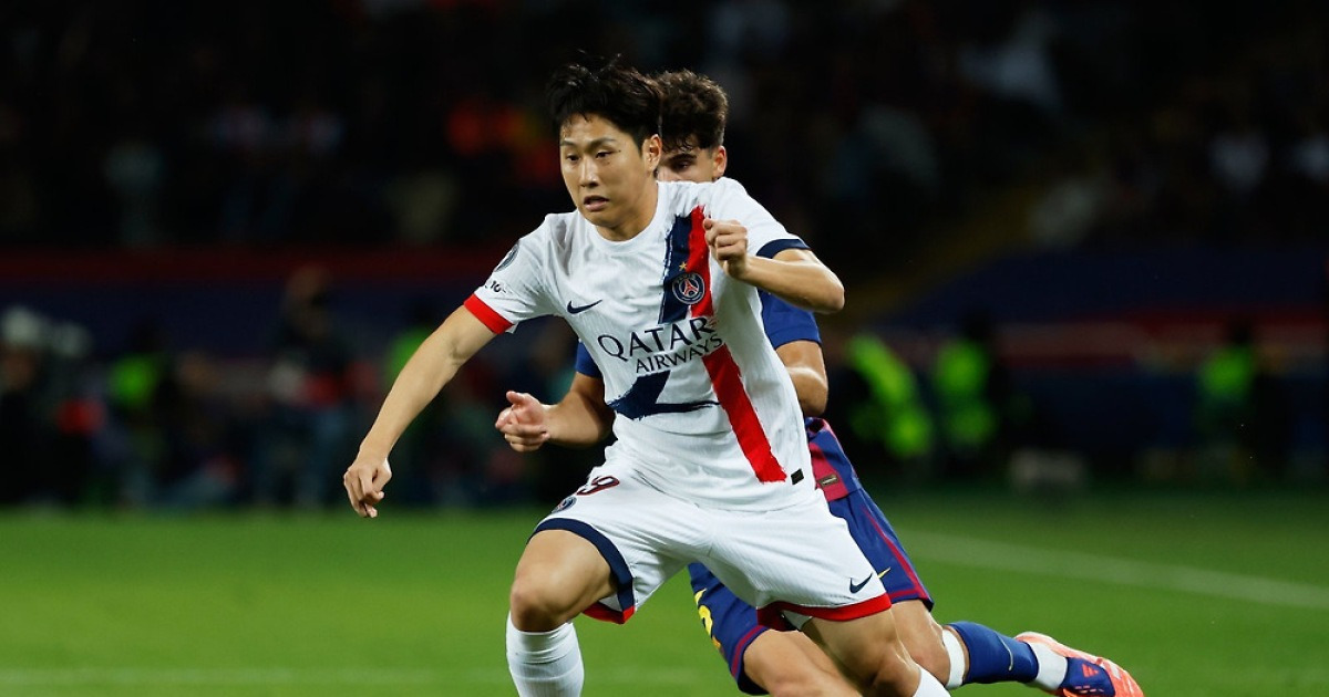 파리 생제르맹, FC바르셀로나 꺾고 UEFA 챔피언스리그 2연승…이강인 ‘골대 강타’