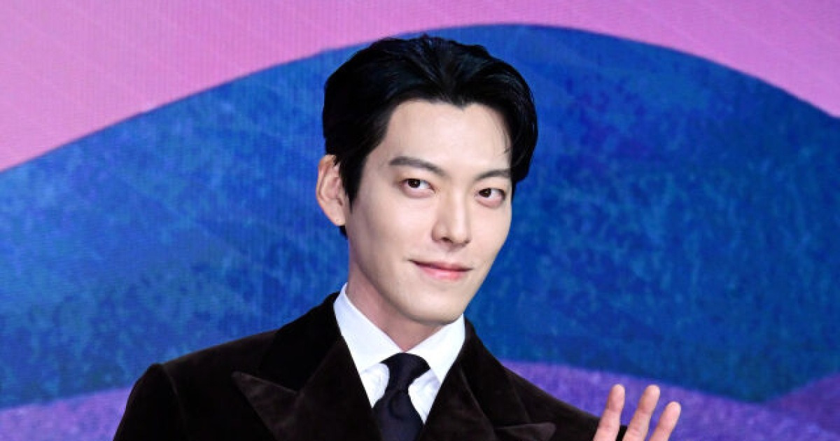 [단독]김우빈, 야구 코치 된다… '기프트' 주인공
