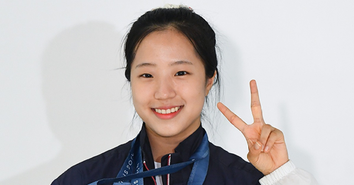 '탁구 간판' 신유빈, WTT 중국 스매시 8강 진출…주천희와 맞대결 성사되나