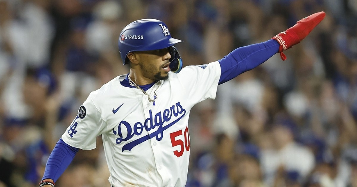 '베츠 4안타 폭발' 다저스, 신시내티 꺾고 NLDS 진출(종합)