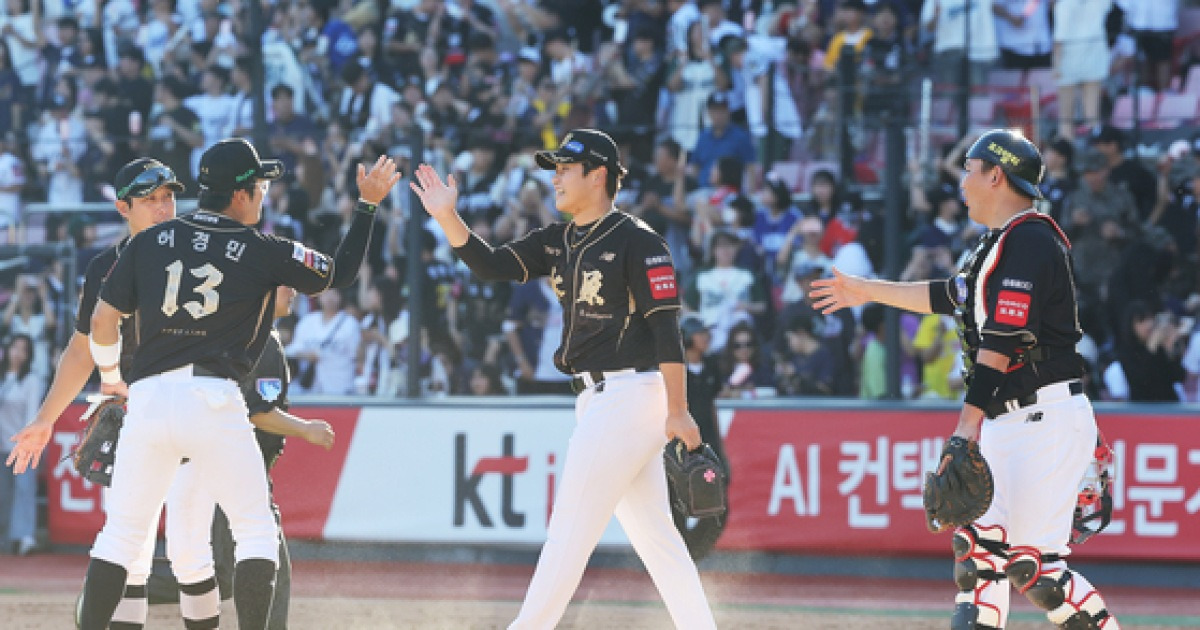 KT, 최종전서 한화와 극적 무승부…가을야구 희망 살렸다