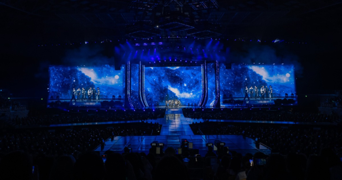 제로베이스원 “KSPO돔은 고향”…‘히어 앤드 나우’ 즐기는 황금연휴 [쿡리뷰]