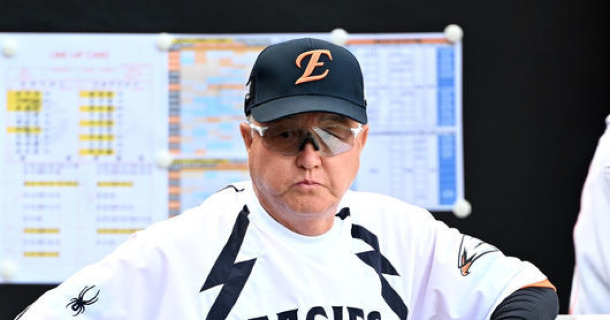 “졌다고 팬들 말씀이 너무 과격해” 김경문 작심 비판…‘9회 참사’ 김서현도 감쌌다 “한화 우승 마무리가 될 선수” [오!쎈 수원]