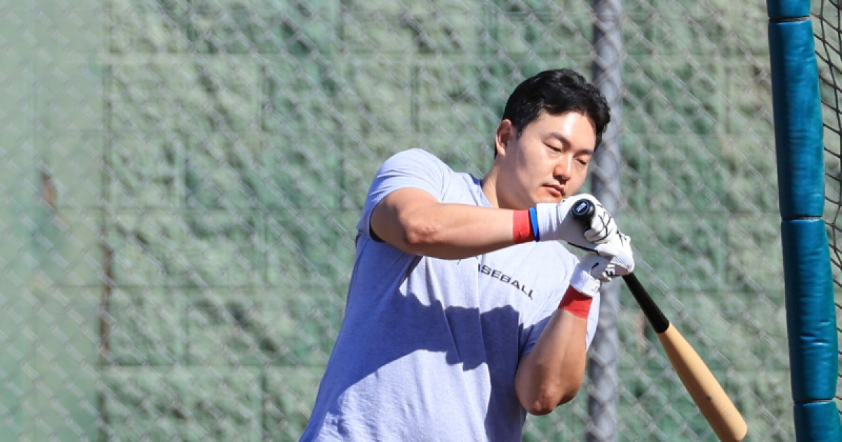 KBO 입단 노리는 최지만, 무릎 통증으로 입대 3개월 만에 전역...2027년부터 입단 가능