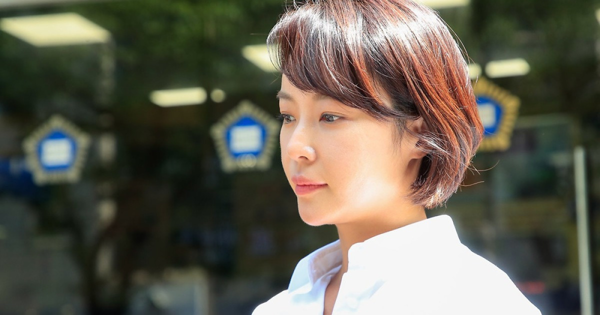 황정음, 항소 포기…43억 원 횡령으로 징역 2년·집행유예 4년 확정