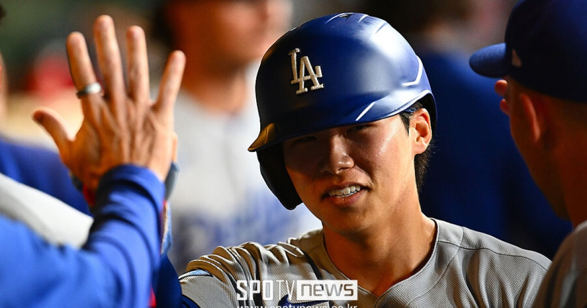 '필라델피아 비행기 탔는데' 김혜성 제외된다?…다저스 NLDS 예상 로스터 "야수 두 명 빠질 것"
