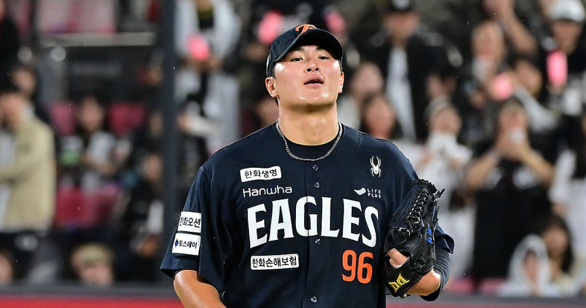 110구 역투가 물거품 되다니…'또 9회 악몽' 한화, 그래도 '1순위 유망주' 잠재력 확인했다 [수원 현장]