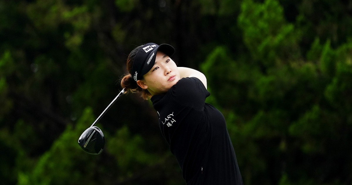 KLPGA 특급 신인 김민솔, '공격 골프'로 시즌 2승