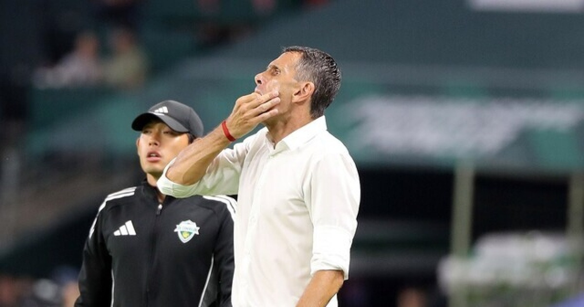 전북현대 포옛 감독, 심판 판정에 제대로 뿔났다