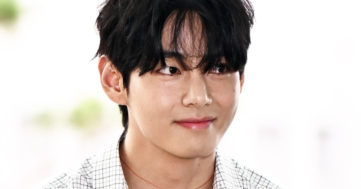 방탄소년단(BTS) 뷔와 제로베이스원 장하오, 누가 더 잘생겼을까?