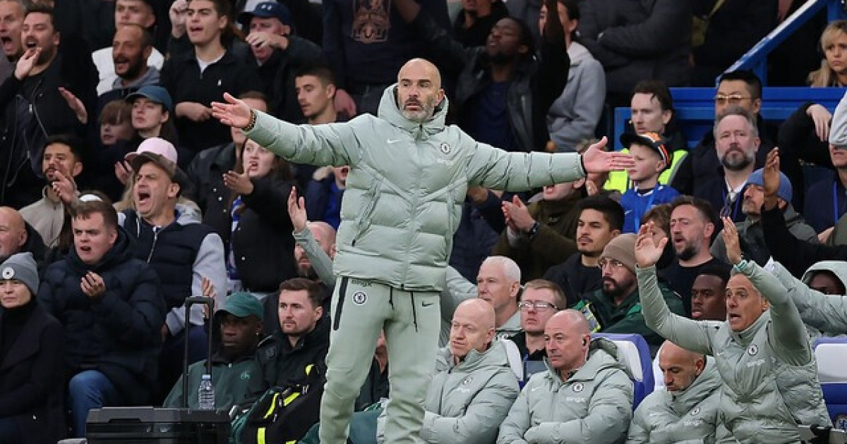 리버풀 격파 순간, 터치라인 달리며 포효한 '흥분 MAX' 마레스카 감독… 테일러 심판, 즉시 퇴장 명령