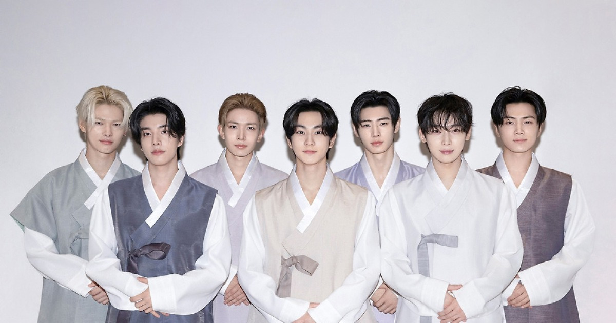 "올해 마지막까지, 다 이루기"…엔하이픈, 추석 한복 인사