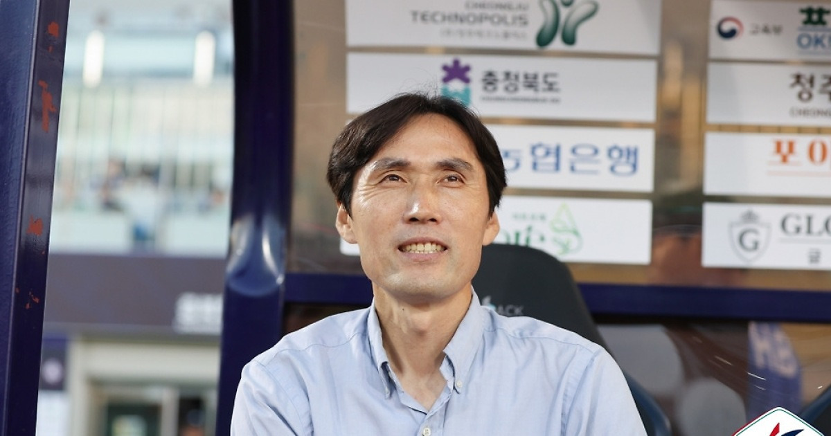 [GOAL 아산] ‘5경기 연속 무득점’ 김길식 감독 “전술적 변화는 계속 가져가고 있는데…”