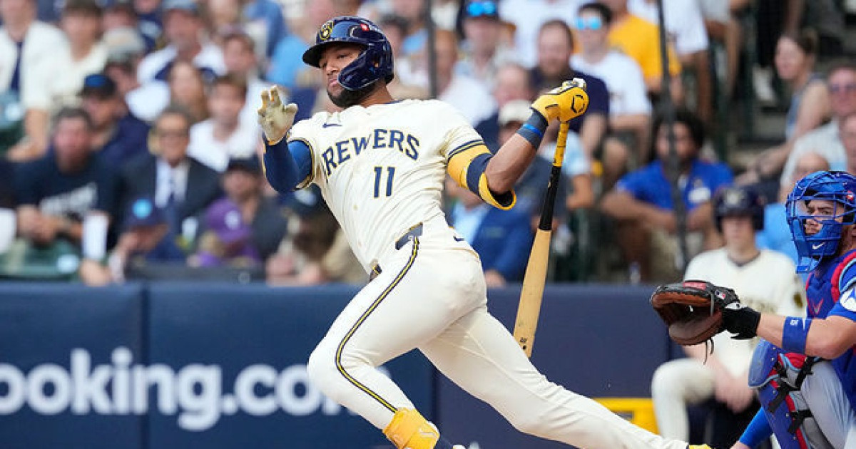 밀워키 먼저 웃었다…1회부터 6득점 빅이닝, 9-3 완승 [NLDS1]