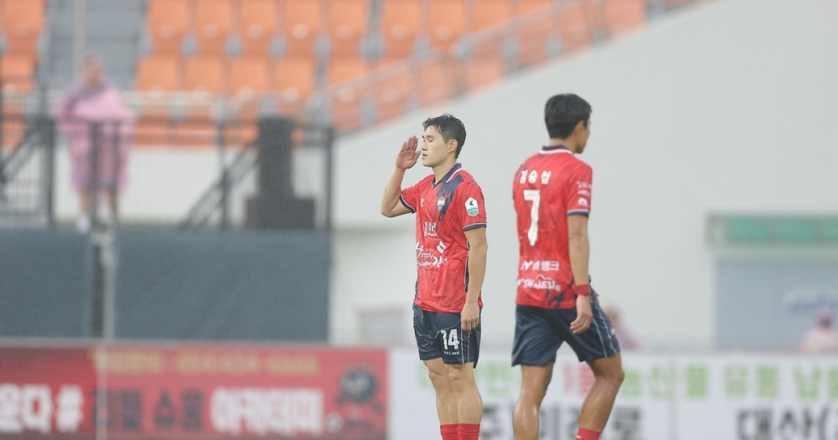 신태용 울산, 7경기 무승 파이널B 추락 확정…전역 코 앞 이동경 1골 1도움, 김천에 0-3 완패