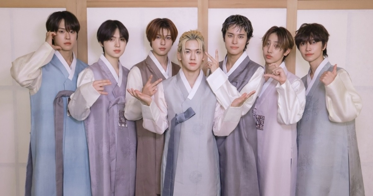 “데뷔 후 첫 명절 행복”…뉴비트, 7인 7색 한복 자태
