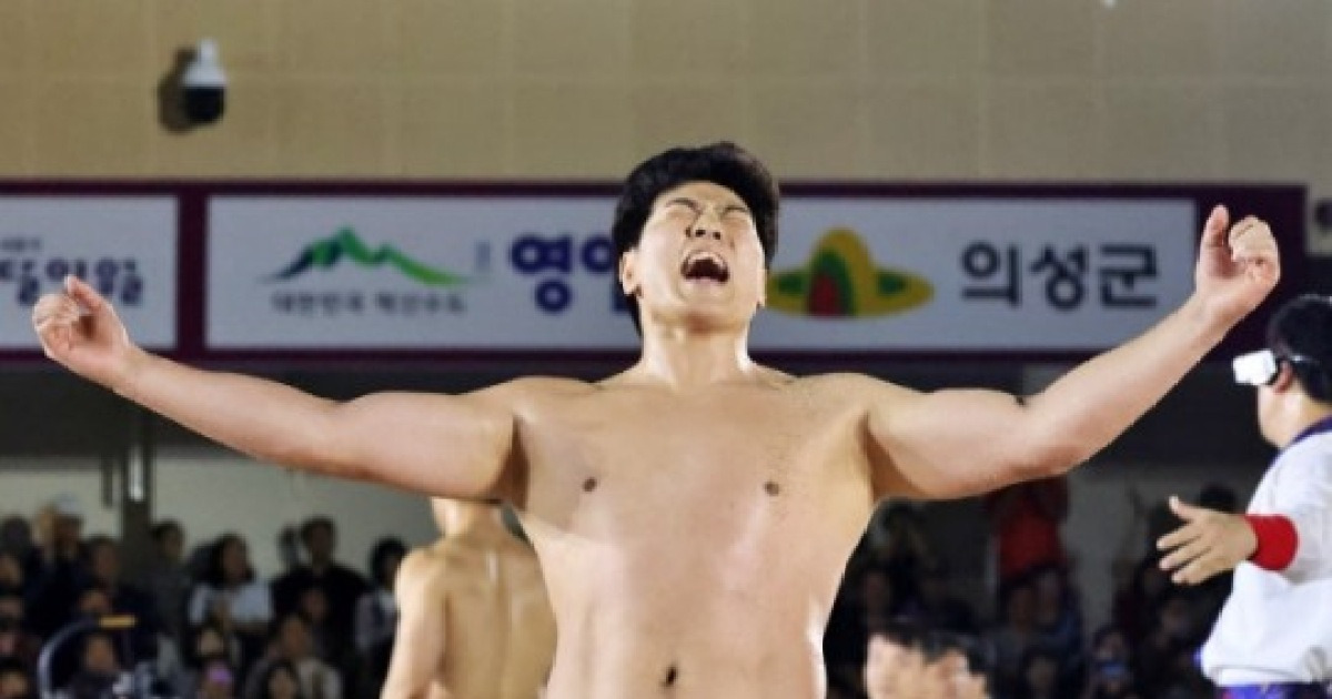 '5판 혈투' 최정만, 김기수 3-2 제압...추석씨름 금강장사 23번째 등
