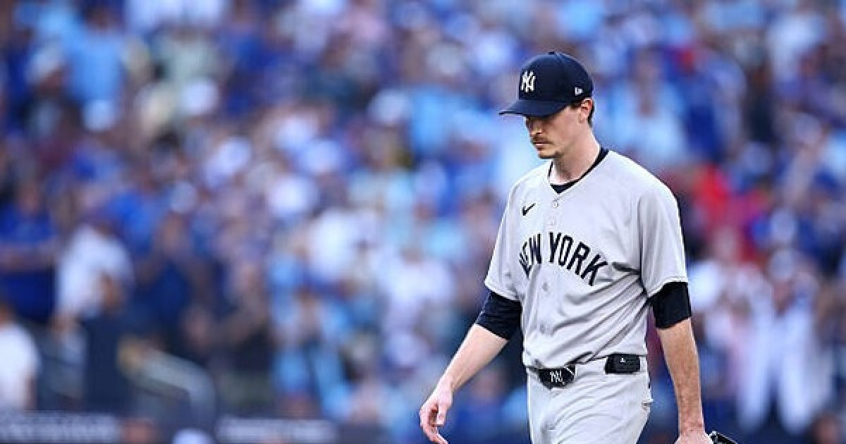 '명예의 전당 투수 후계자'  3077억 양키스 에이스 맞아? 와르르 무너진 프리드, 팀도 벼랑 끝으로