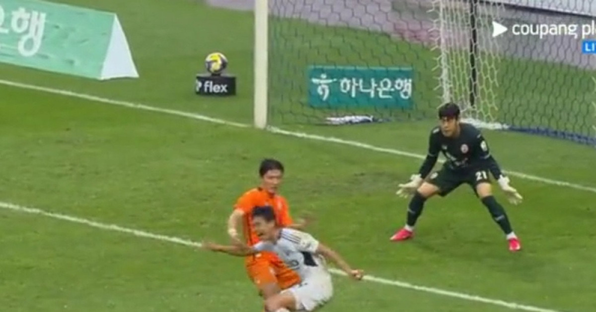 축구계 분노 유발한 제주-전북전 판정 논란에 ‘매의 눈’ 장착한 K-심판, 갑자기 쏟아진 PK 선언…그동안 안 본걸까? 못 본걸까? 더 명확해야 할 판정 문제, 더 깔끔해야 할 사후 조치