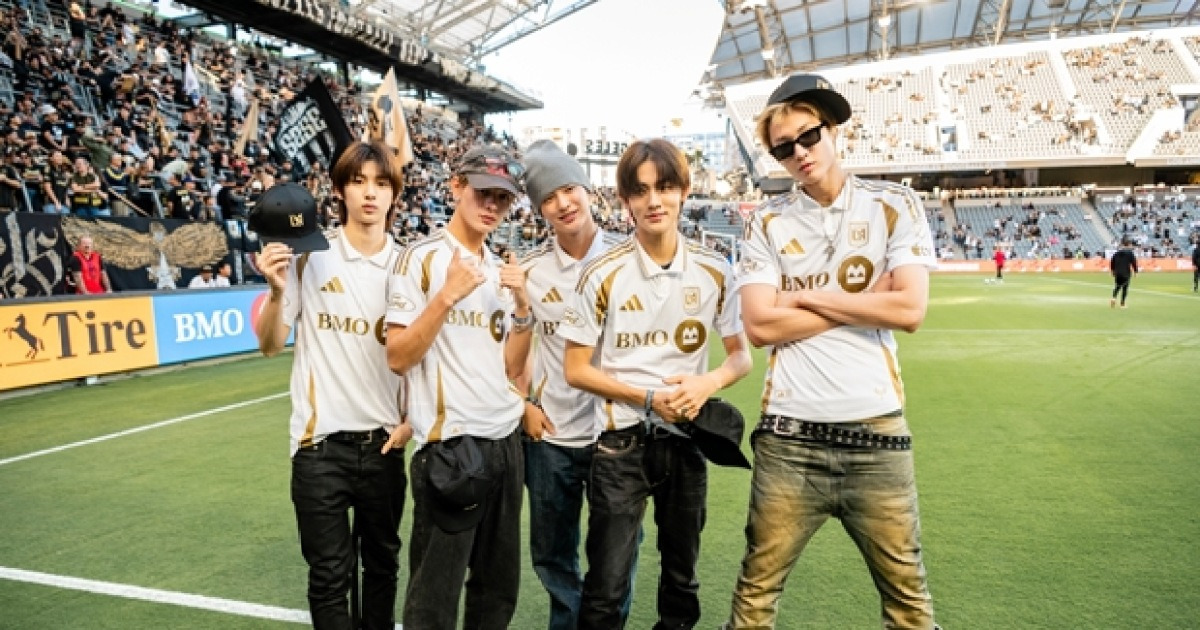 코르티스, 손흥민 홈구장 BMO 스타디움 깜짝 등장… LAFC '승요' 등극