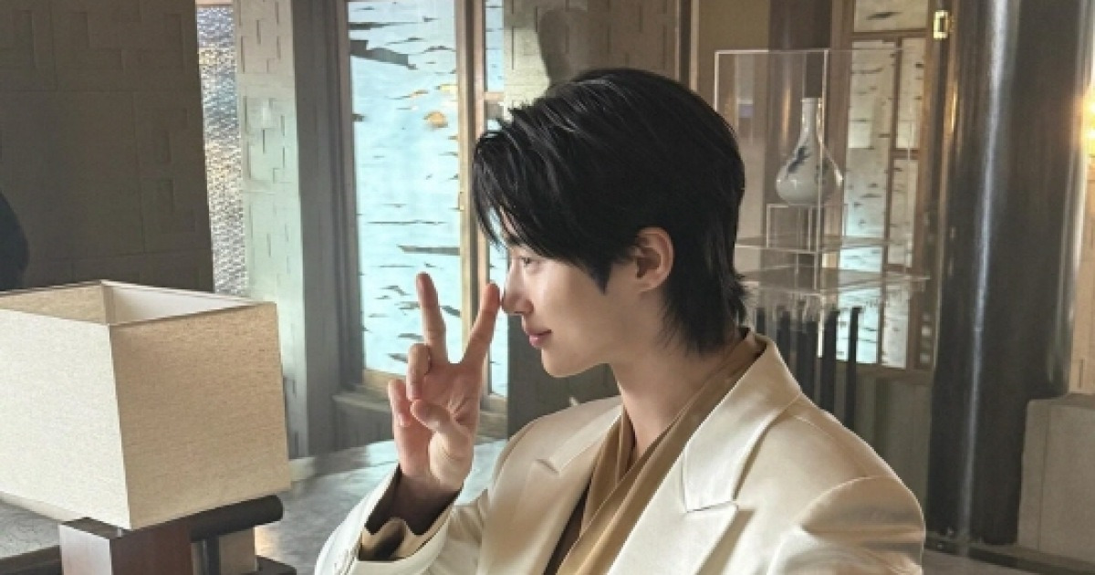 변우석, 추석 연휴에도 조각 외모 자랑…"추우석"