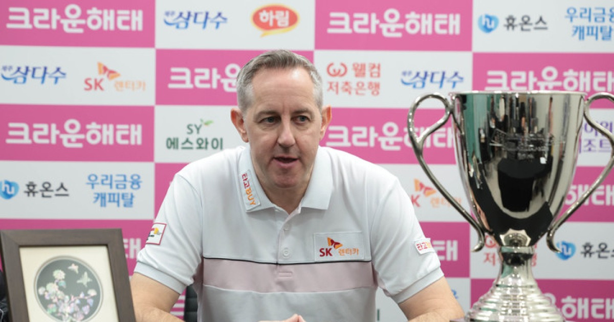 "멘탈 코칭 받으면서 버텼죠...지금이 내 최고의 순간" 4년 만에 정상 만끽한 '교황' 레펀스 [일문일답]