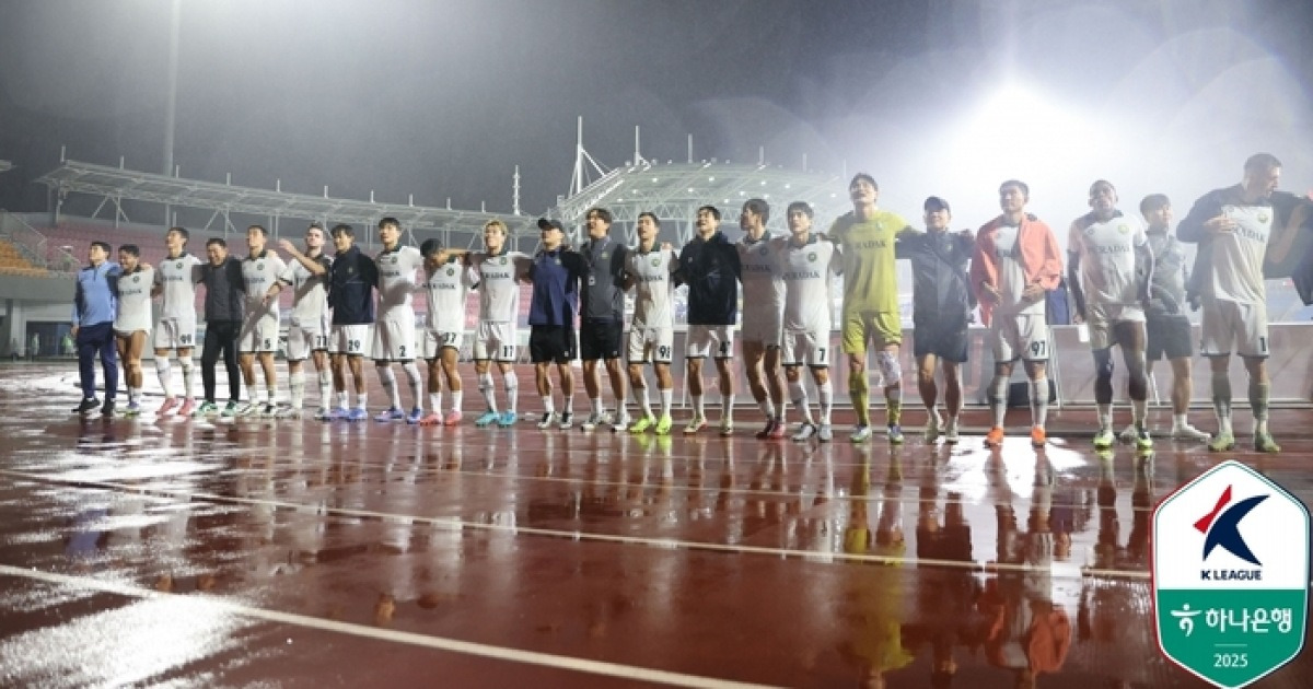 김포, 청주 2-0으로 꺾고 4위 등극…갈 길 바쁜 서울 E는 화성과 1-1 무승부