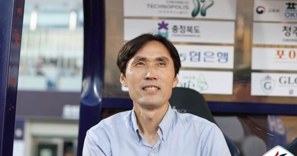 [BE.현장] '0-0-0-0-0' 1달 넘게 골 없는 충북청주... 김길식 감독, "포메이션 바꿔 공격 숫자 늘린다"