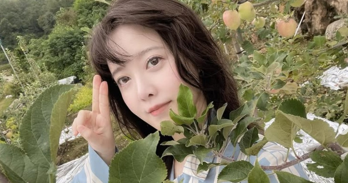 "사과보다 예쁘네" 구혜선, 추석에 부모님 과수원行..파자마 차림 왜?