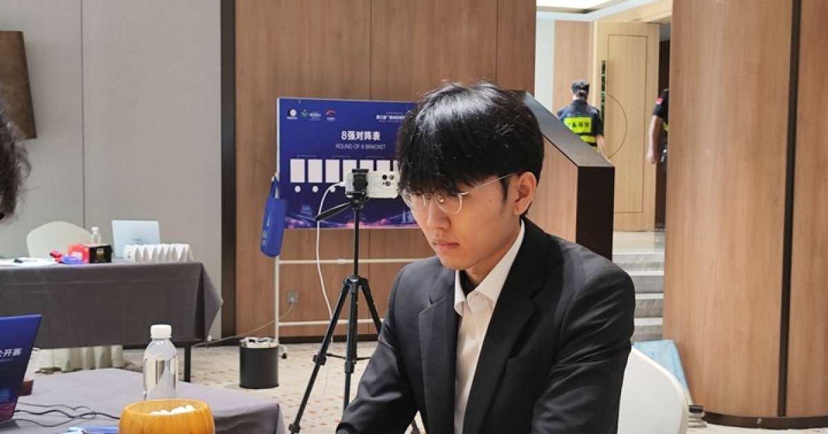 신진서, 란커배 2연패 향해 쾌속질주…16강전서 랴오위안허 꺾어