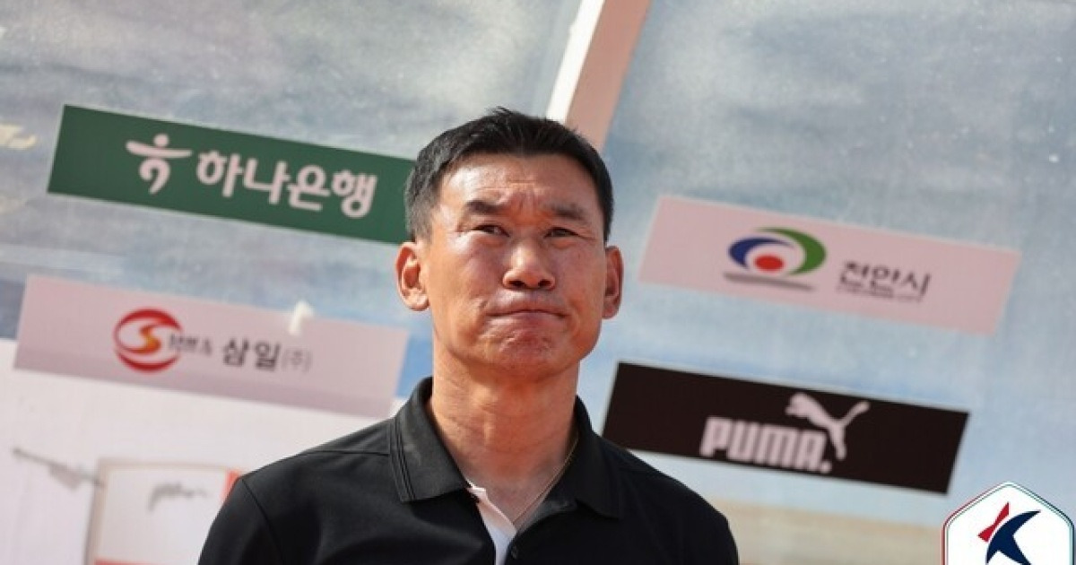 [BE.현장] 갈 길 시급한데... '무득점 무승부'에 답답함 표한 부산 조성환 감독, "터치-패스 하나 선수들이 연구하고 발전시켜야"
